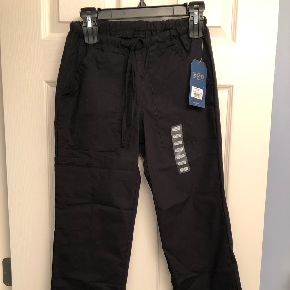 Cherokee Black Scrub pants.  NWT. 🚭 Free and Pet free home